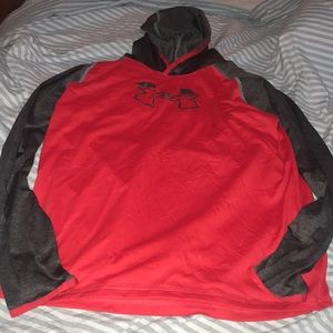 Under Armour | Youth XL | Hooded long sleeve tee